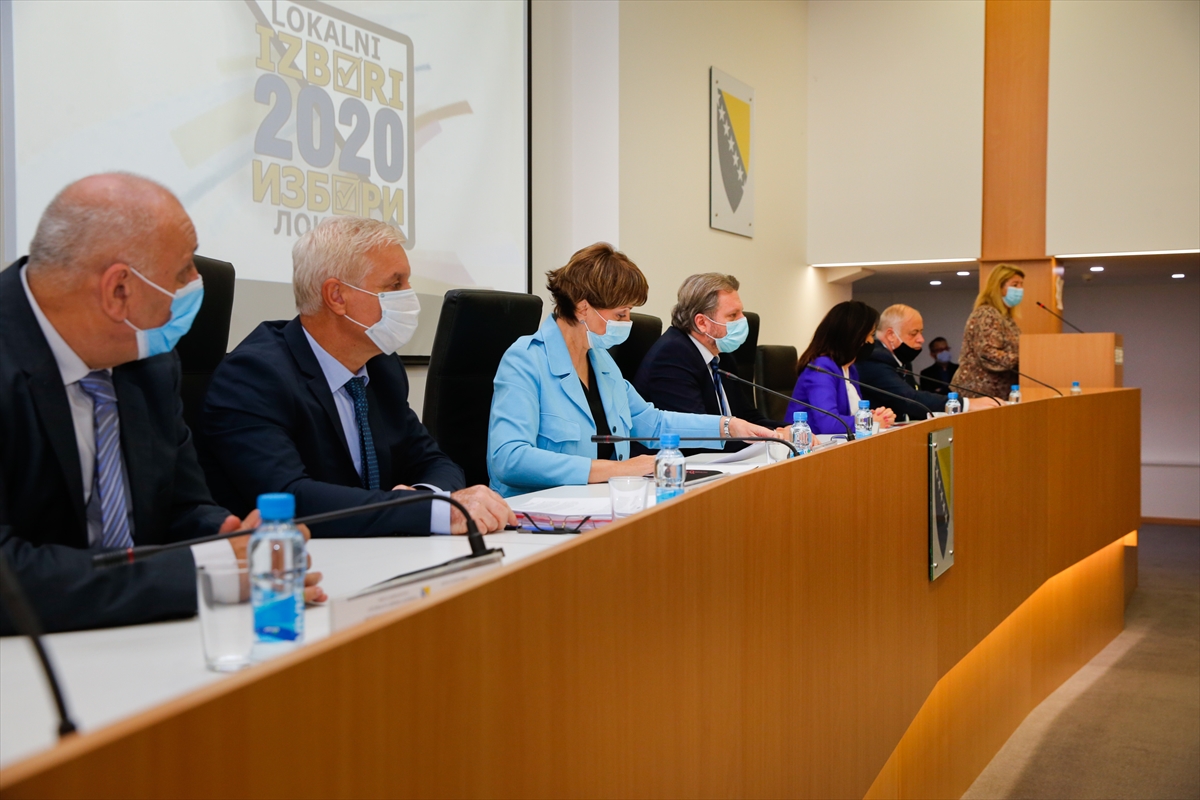CIK BiH: Sutra ujutro počinje izborna šutnja, poštovati epidemiološke mjere